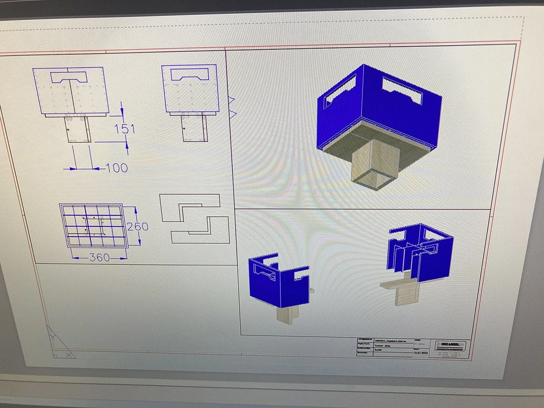 Technische Zeichnungen und 3D-Modelle eines Objekts mit Maßangaben sind auf einem Computerbildschirm sichtbar.